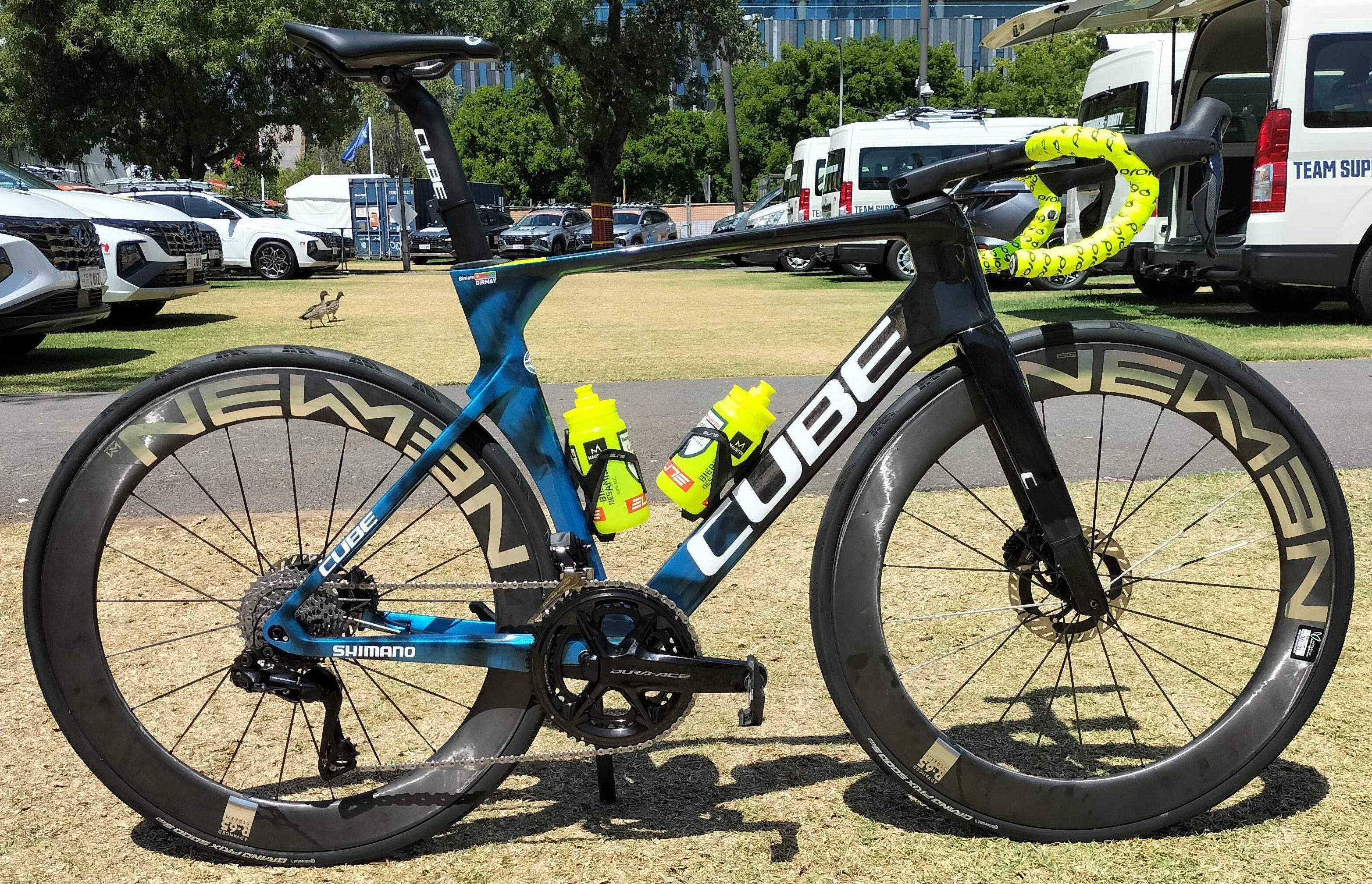 Pro cycling best sale team bikes